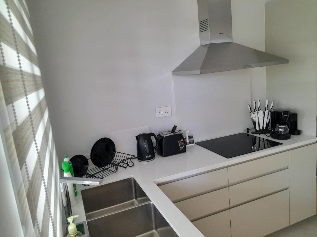 Appt Neuf De 2Ch Ds Residence Avec Piscine, Route Cotiere Grand Baie Exterior foto