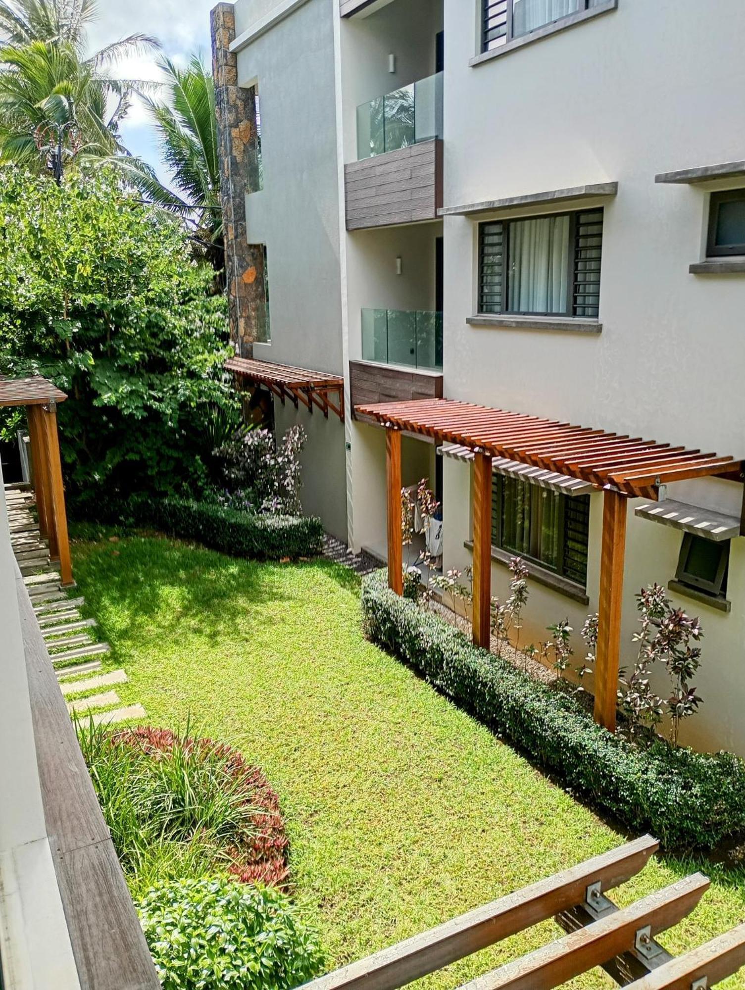 Appt Neuf De 2Ch Ds Residence Avec Piscine, Route Cotiere Grand Baie Exterior foto