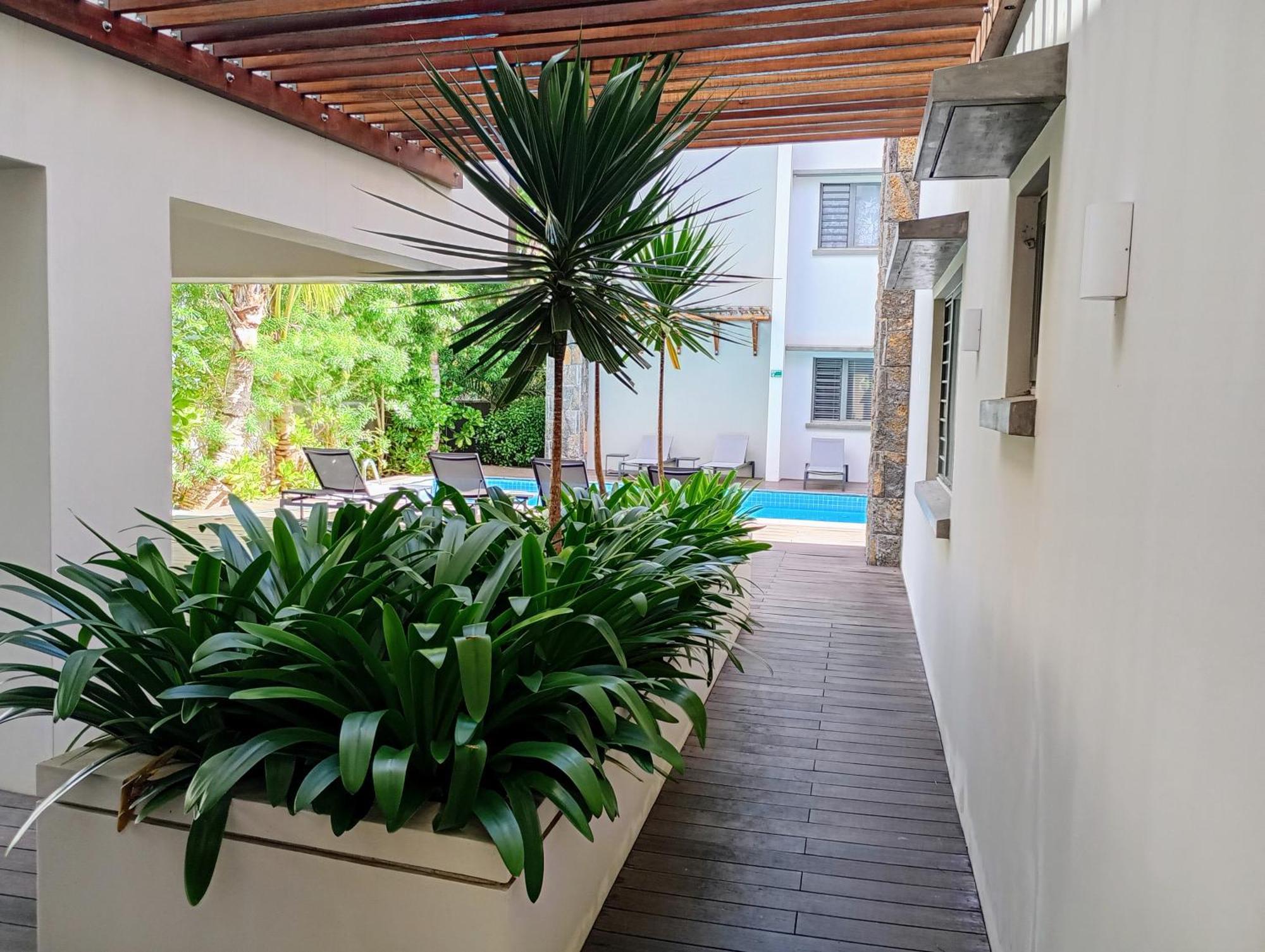Appt Neuf De 2Ch Ds Residence Avec Piscine, Route Cotiere Grand Baie Exterior foto